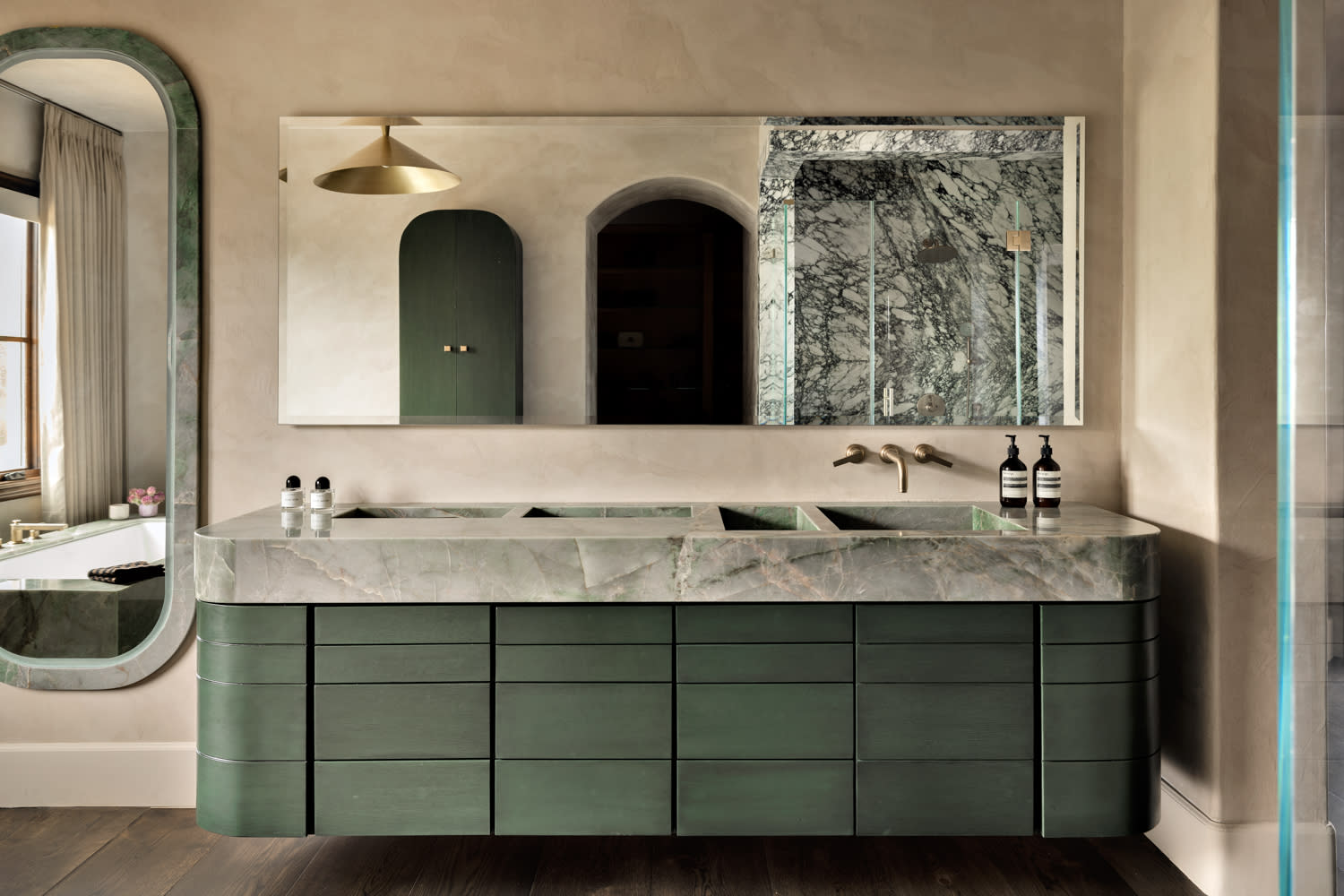 Banyo Dolabı